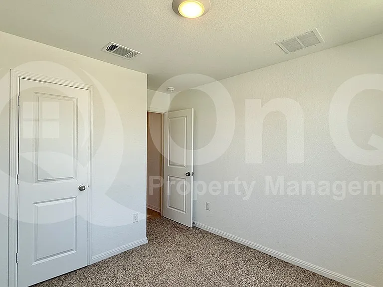 792 Lake Sweetwater Ln — Photo 11