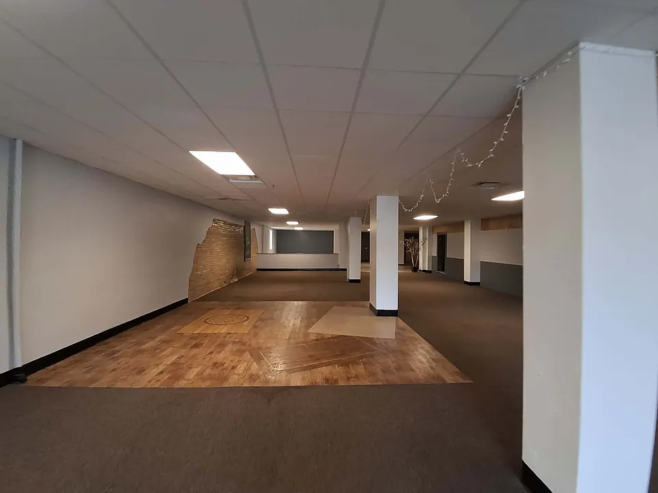 216 2nd St NW