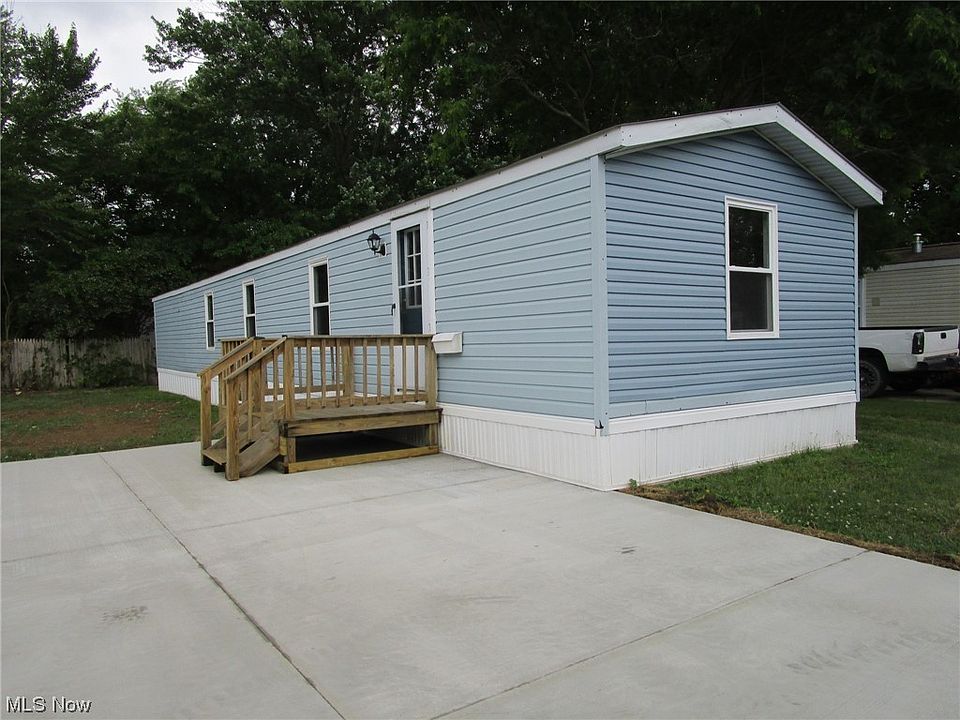 1st image of 20 Robert Dr