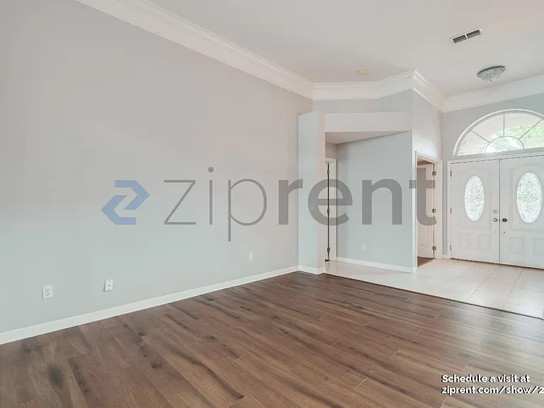 10443 Emerald Woods Ave — Photo 2