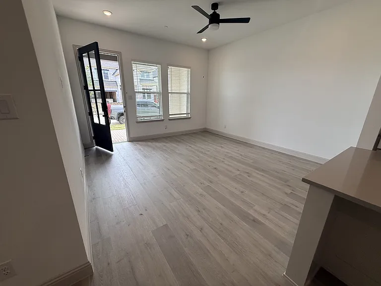 15832 Millwood Trl — Photo 6