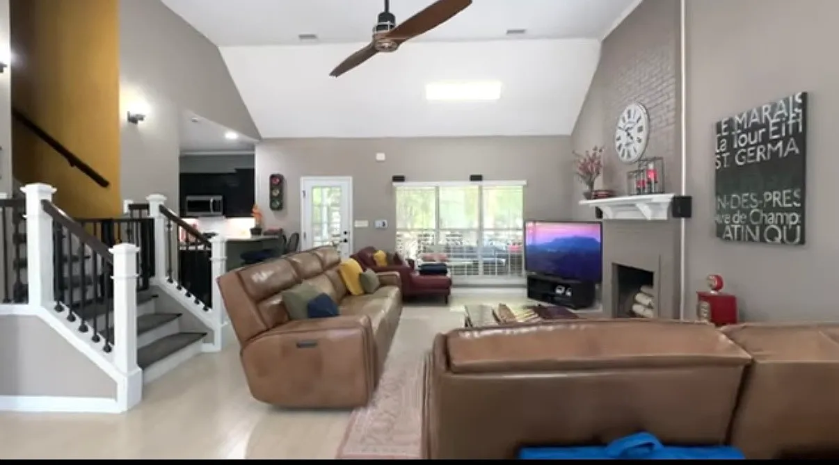 3 bed, 1894 sqft, $2,700 — Photo 3