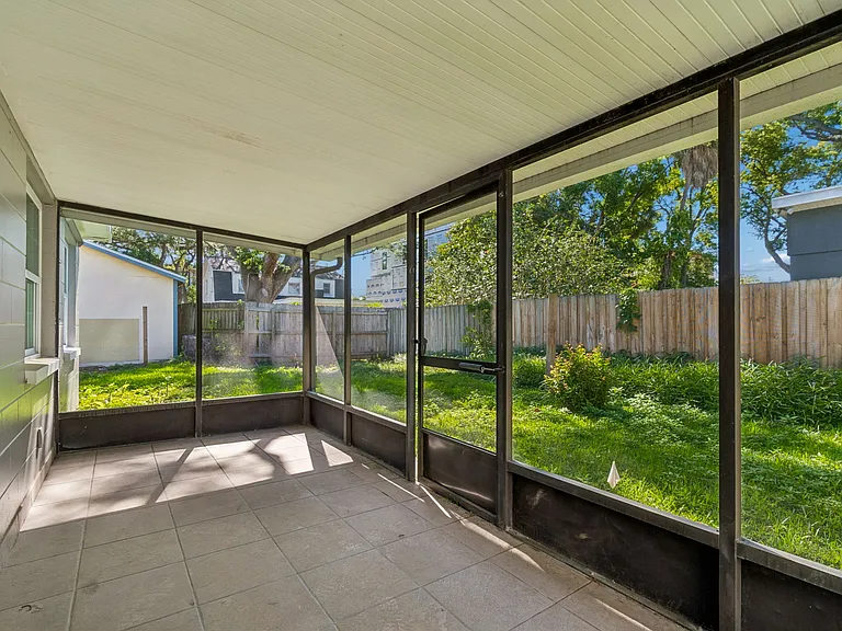 4906 W Cleveland St — Photo 53