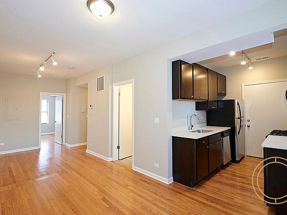 3rd image of 4251 N Sawyer Ave #A201
