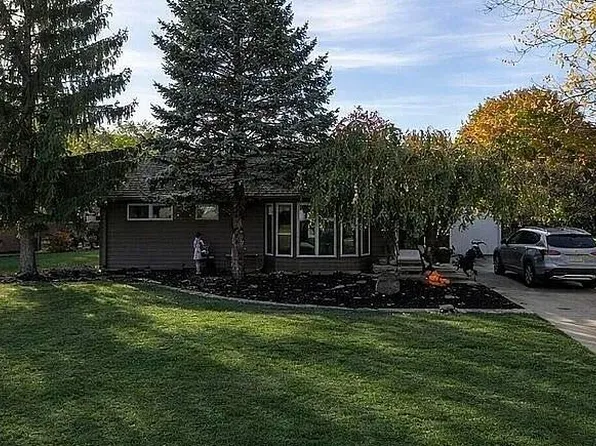 15 Circle Dr, New Bremen, OH 45869