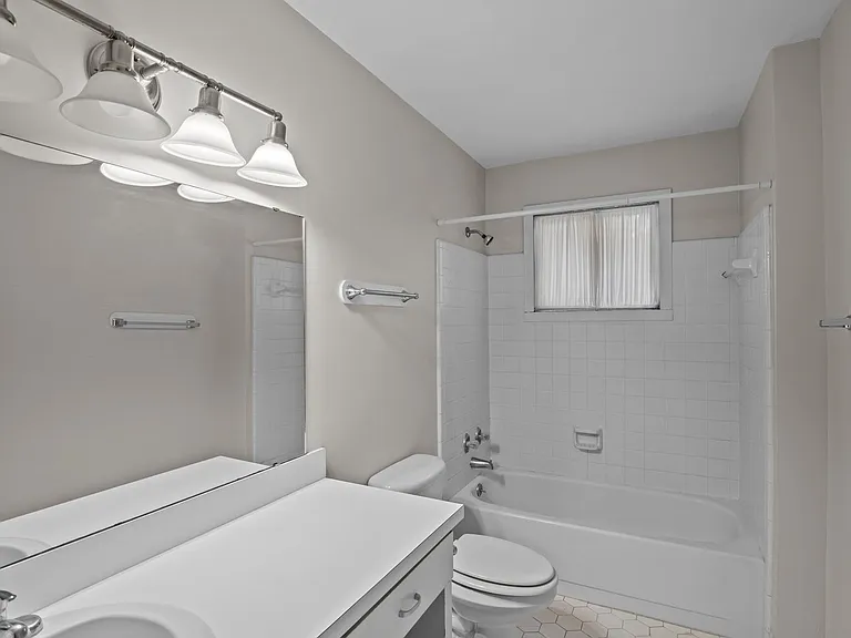 117 Bernhurst Rd — Photo 11
