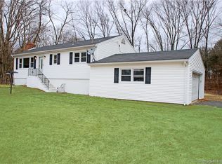 4 Adeline Dr, Danbury, CT 06811