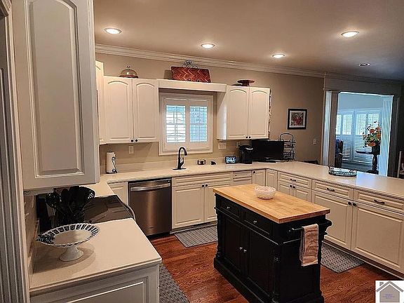 2nd image of 130 Kingsley Chase