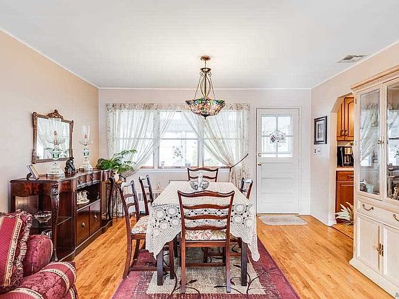 5th image of 9 Joseph Ave