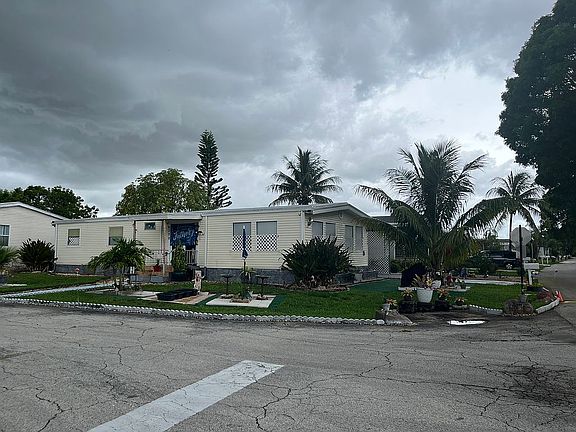 Right side 28th/colonial dr