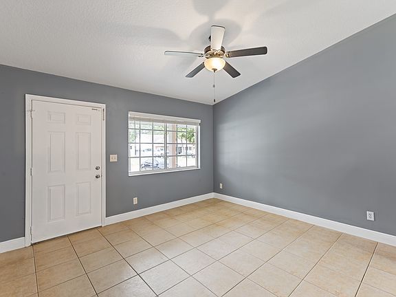 3rd image of 1016 Disston Ave