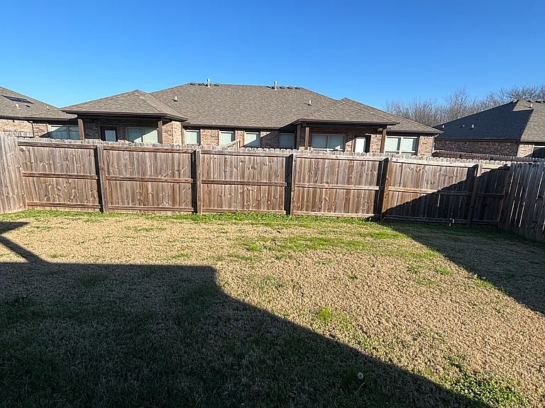 510 Vee St — Photo 13