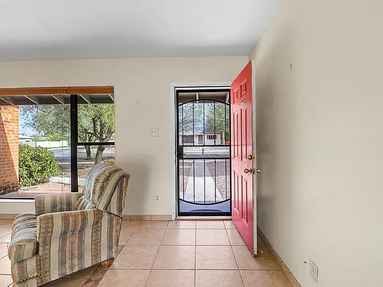 402 S Harvard Ave — Photo 9