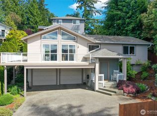 1402 E Lake Dr, Bremerton, WA
