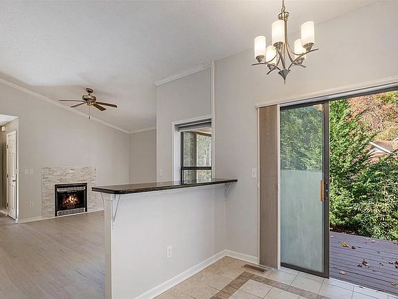 4th image of 6 Peppermill Pl