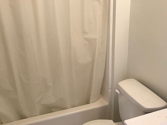 5th image of 4217 Neosho St APT 203