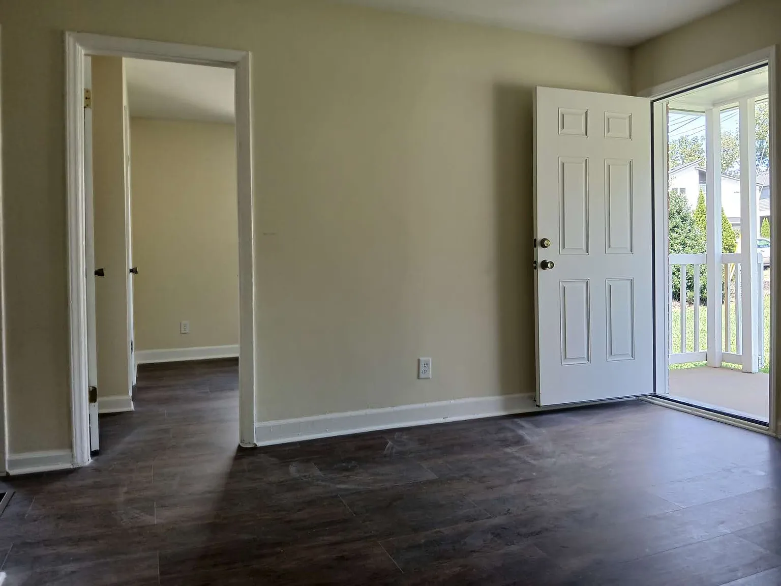2 bed, 650 sqft, $1,300 — Photo 4