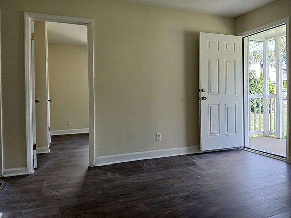 4th image of 117 Crestway Cir #2