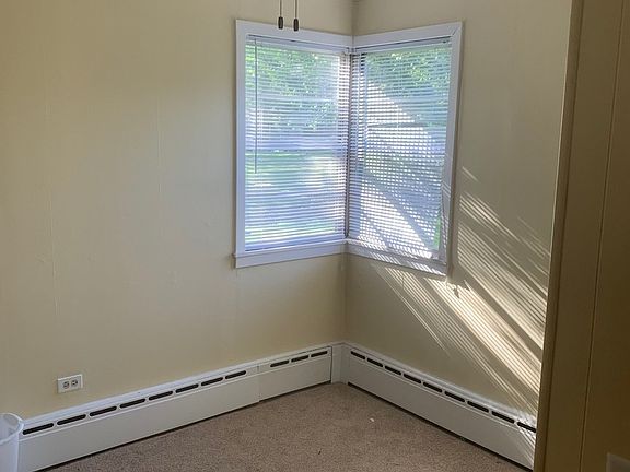 5th image of 5840 Blackstone Ave