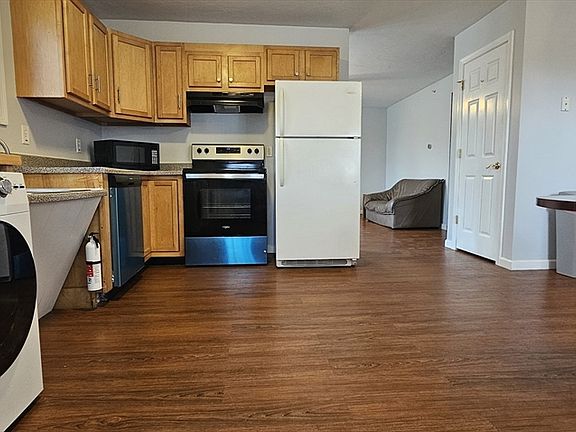 2nd image of 2 Warsaw Ave APT 1R