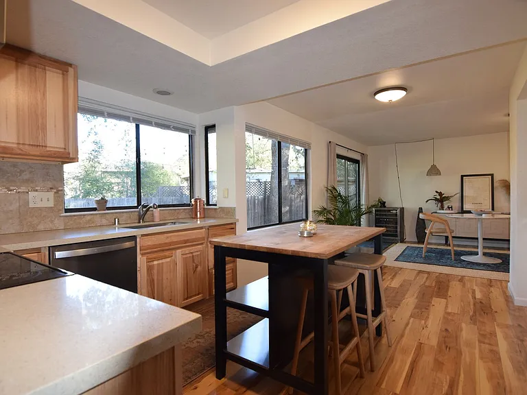 114 Melody Ct — Photo 33