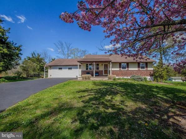 2995 Reifsnyder Rd, Gilbertsville, PA 19525