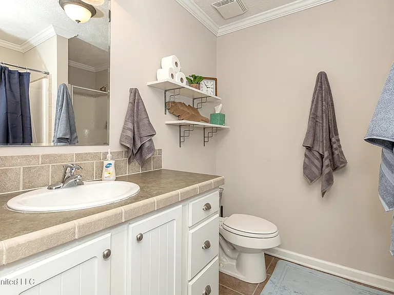 611 Peach St #611 — Photo 9