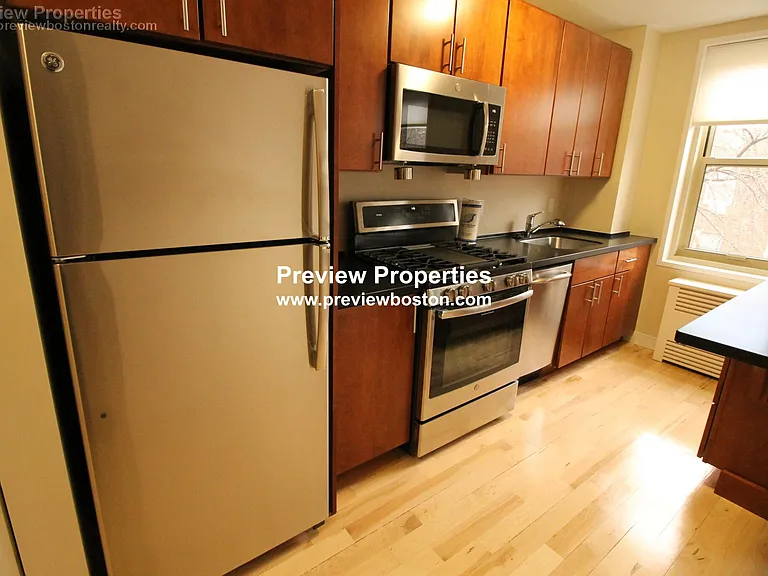 Camelot Ct — Photo 14