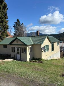 207 S 2nd St, Elk River, ID, 83827