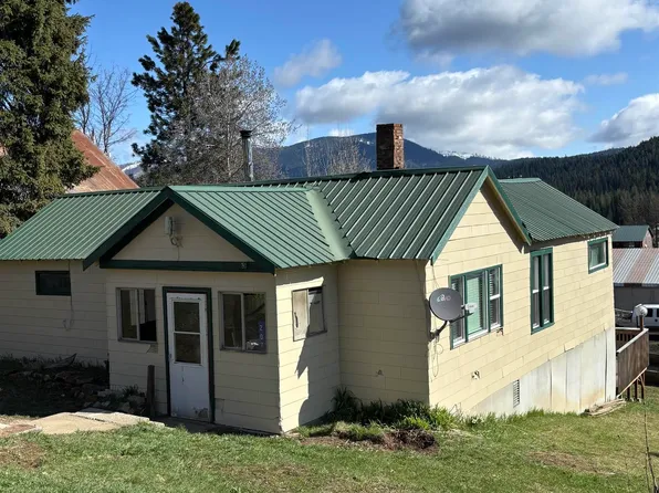 207 S 2nd St, Elk River, ID 83827