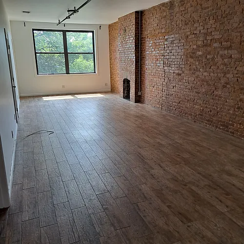 105 Water St #3 Photo 1