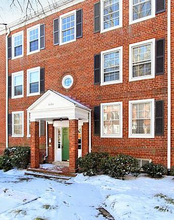 2nd image of 3050 S Buchanan St APT B2