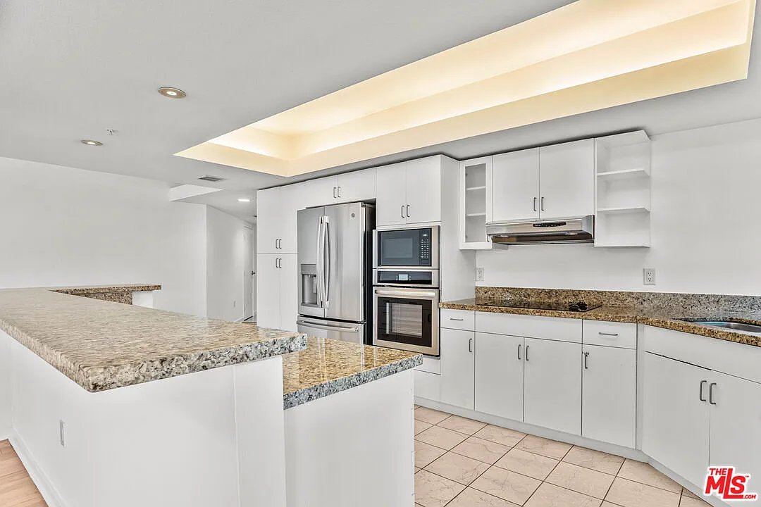 2 bed, 2.5 bath, 1770 sqft, $5,995 — Photo 3