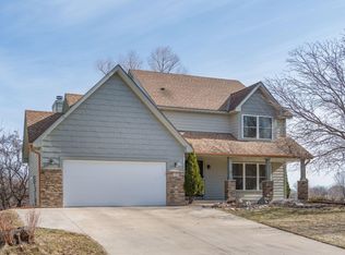 5220 Yorktown Ln N, Plymouth, MN 55442