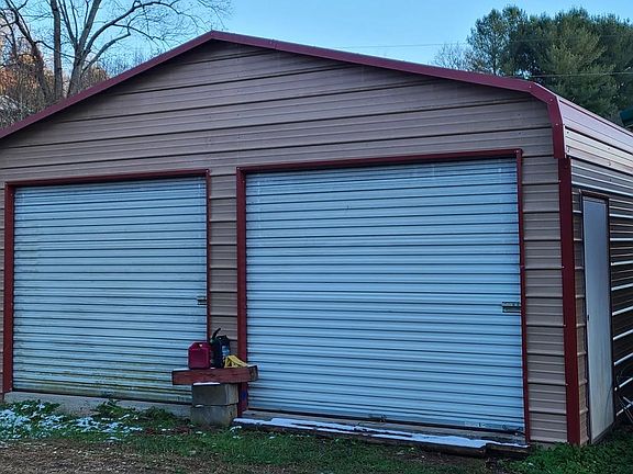 2nd image of 118 Peanut Ln