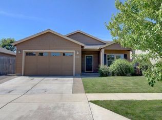 1849 Windward Dr, Medford, OR 97501