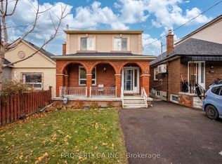 36 Lanark Ave, Toronto, ON M6C 2B4