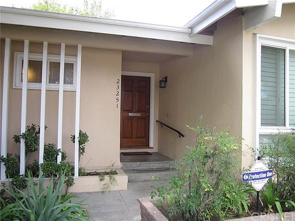 3rd image of 23251 Victory Blvd