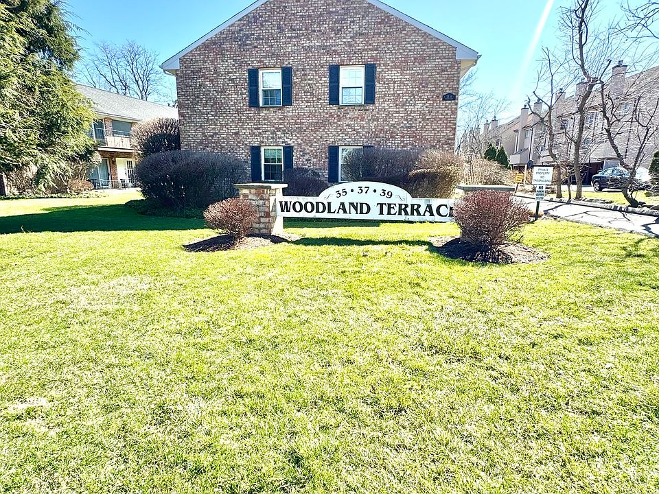 1st image of 39 Woodway Road #C5