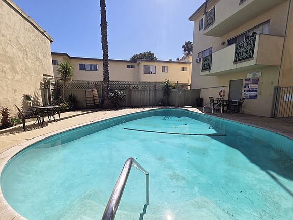 3rd image of 6835 De Soto Ave #7