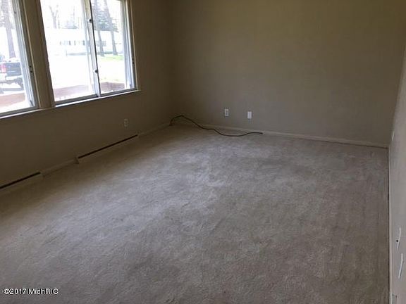 3rd image of 2302 Southwood Ave