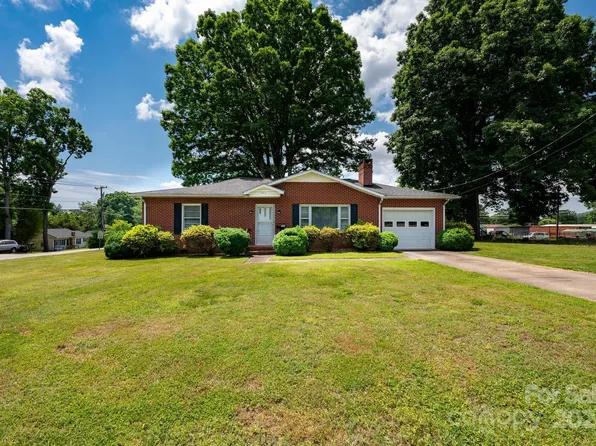 501 Kincaid St, Lenoir, NC 28645