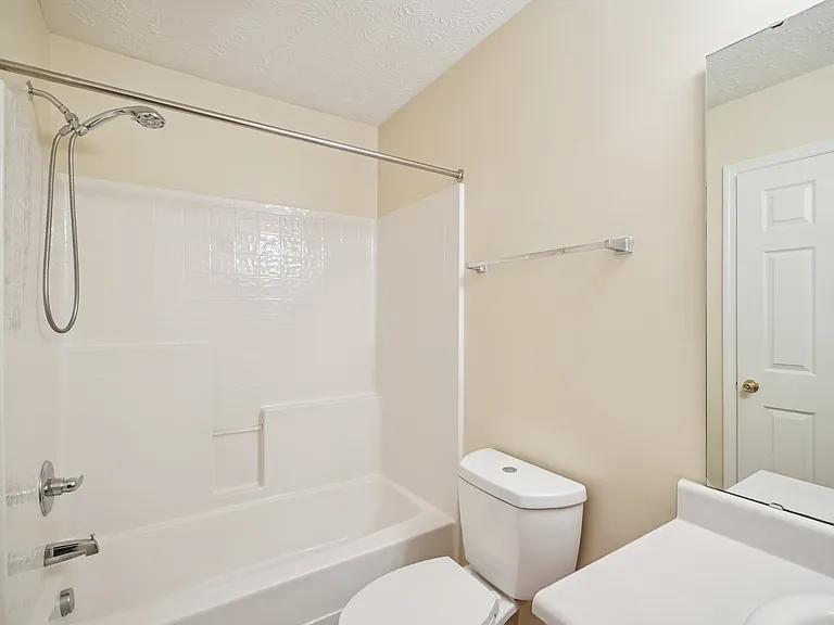 Morganton Arms Apartments — Photo 25
