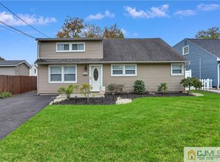 29 Willow St, Carteret, NJ 07008