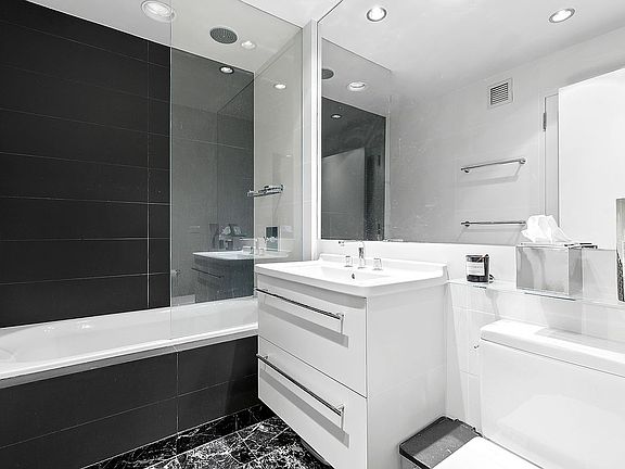5th image of 11 E 29th St APT 43C