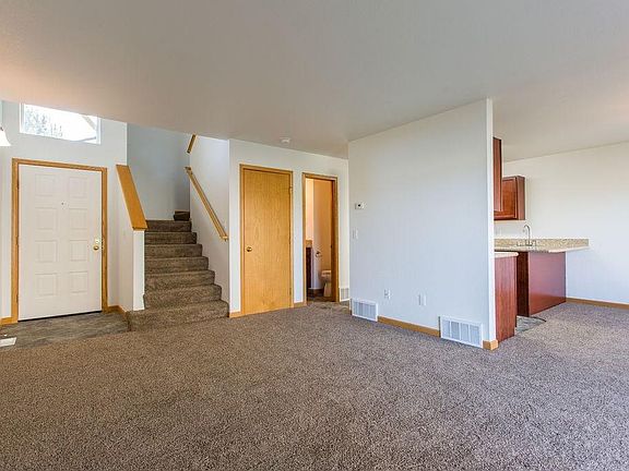 3rd image of 626 S 38th St W Unit 10