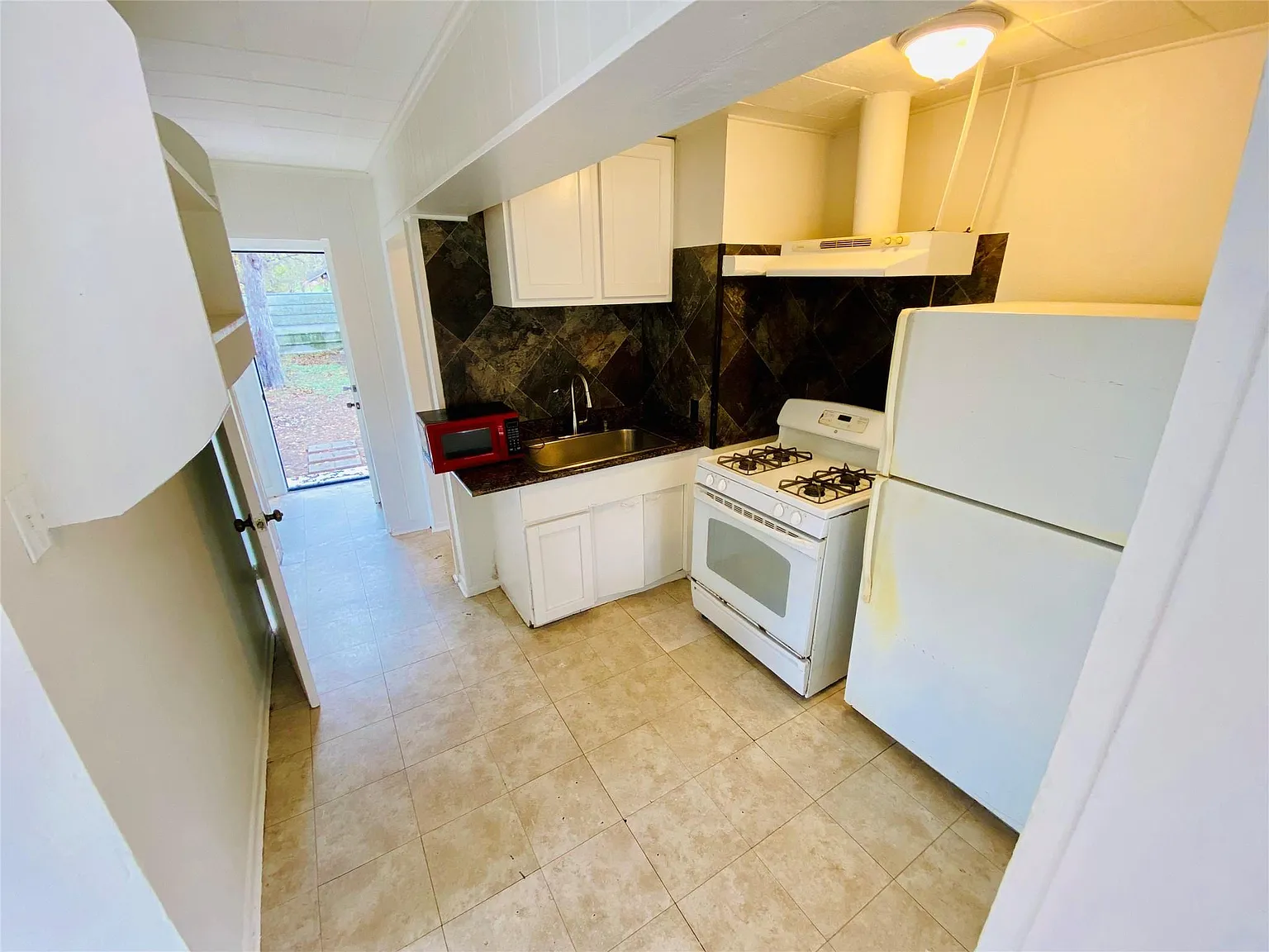 2 bed, 1.0 bath, 1134 sqft, $1,485 — Photo 4