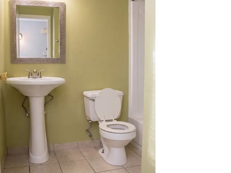 2404 Fieldstone Dr — Photo 12