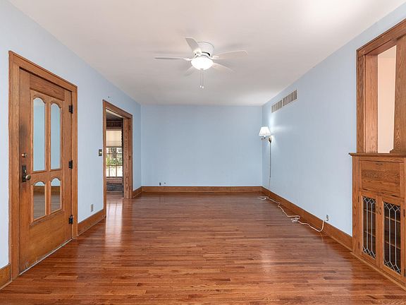 5th image of 306 Sylvia St
