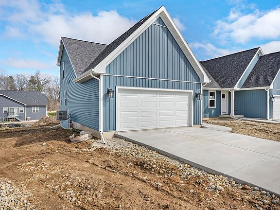 2nd image of 388 Lilac Ln #12
